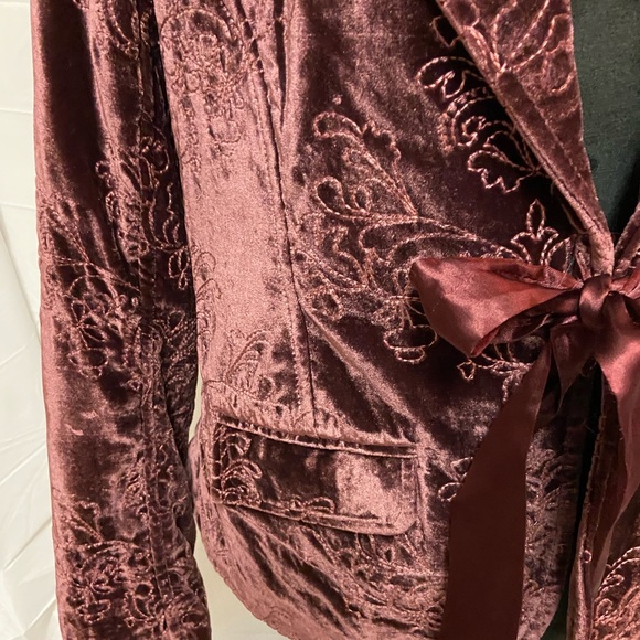 Gorgeous vintage old navy velvet jacket. Size large. Mint condition! - Picture 5 of 6